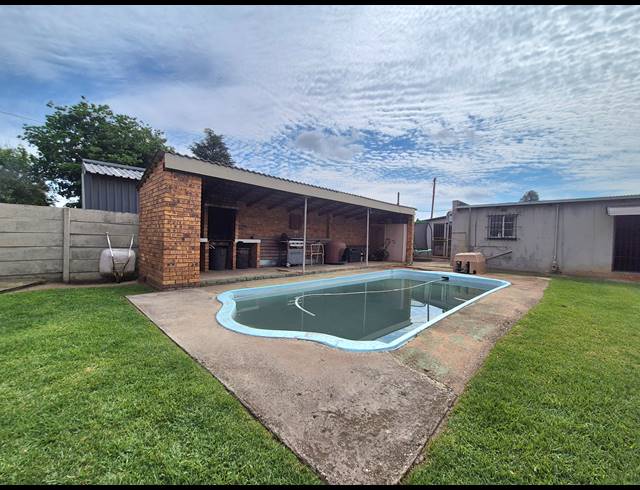 6 BEDROOM HOUSE FOR SALE IN BRAKPAN CENTRAL